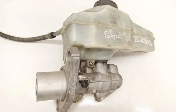 Volkswagen PASSAT B6 Master brake cylinder 3C2611301