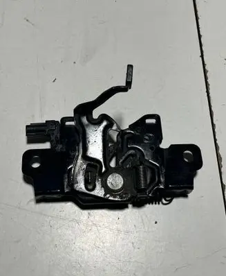 Engine bonnet/hood lock/catch