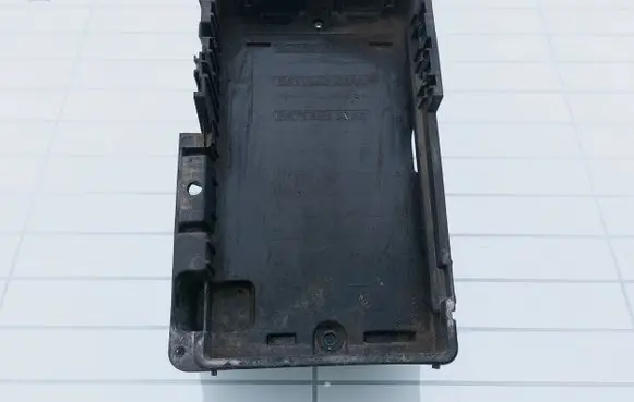 Opel Meriva B Battery tray 