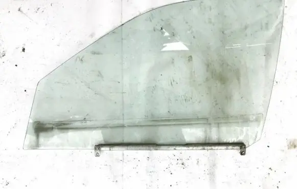Suzuki Baleno EG Front door window glass four-door