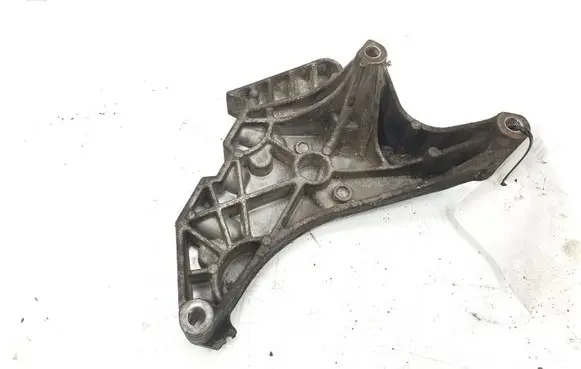 Skoda Octavia Mk2 (1Z) Engine mounting bracket 03L199207