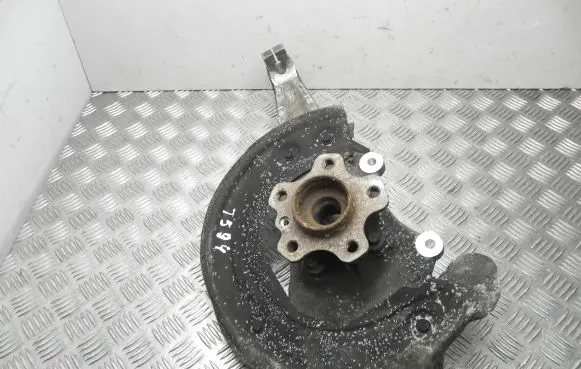 BMW 7 G11 G12 Front wheel hub 31206884380