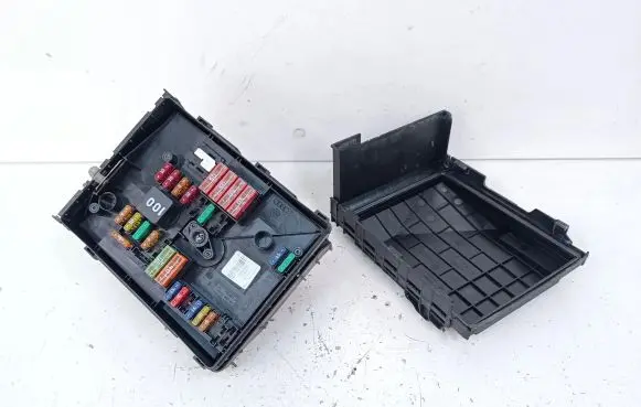 Skoda Superb B6 (3T) Fuse box set 1K0937118 1K0937132F