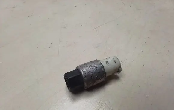 Saab 9-3 Ver2 Air conditioning (A/C) pressure sensor 9131721