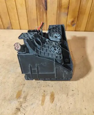 Volkswagen Touran I Fuse module 01394932 01949631 1A170305