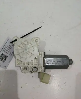 Mercedes-Benz CLS C219 Rear door window regulator motor A2198200542