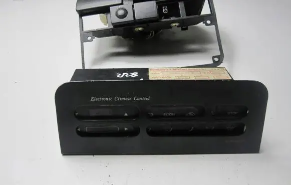 Volkswagen Golf III Climate control unit 1H1857305