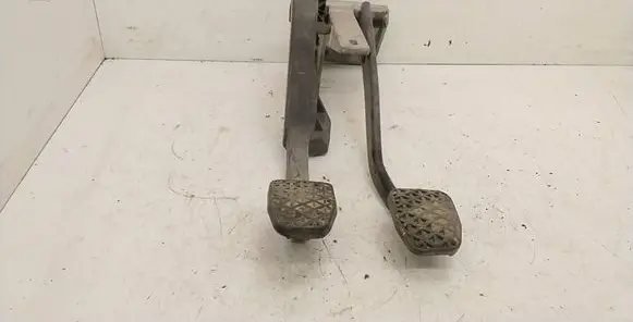BMW 3 E36 Pedal assembly 1161962