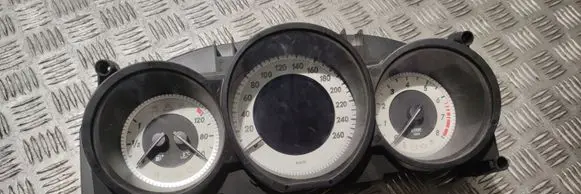 Mercedes-Benz CLS C218 X218 Speedometer (instrument cluster) 14369510