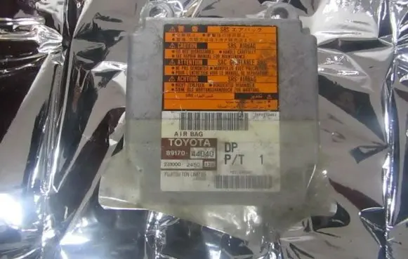 Toyota Avensis Verso Airbag control unit/module 8917044040 89170-44040