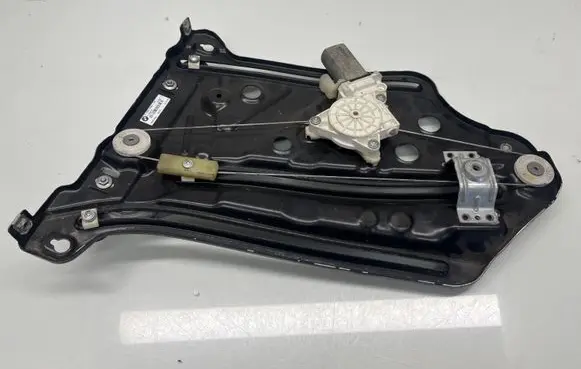 BMW 1 E82 E88 Rear door window regulator with motor 7165594