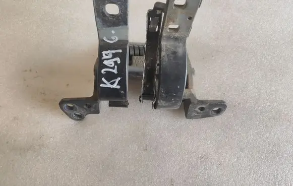 BMW 5 E60 E61 Tailgate/trunk/boot hinge 7061383
