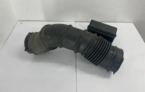 Toyota RAV 4 (XA50) Intake resonator 1789325070