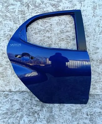 Toyota Yaris XP210 Rear door D351125