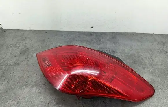 Peugeot 308 Rear/tail lights 9680425880