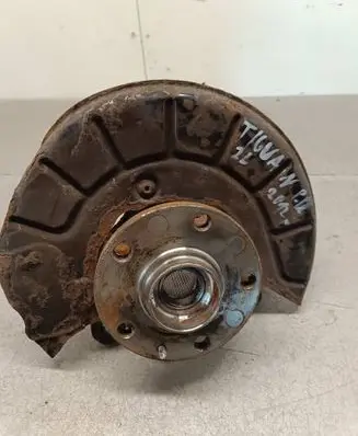Volkswagen Tiguan Front wheel hub