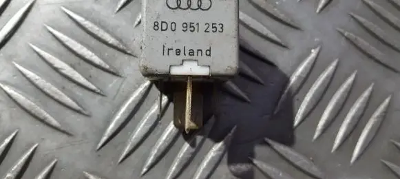 Audi A4 S4 B5 8D Other relay 8d0951253 899312000