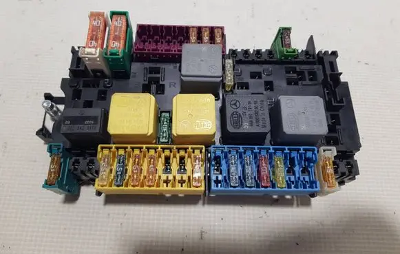 Mercedes-Benz CLA C117 X117 W117 Fuse box set 2469067100DDD A2469067100