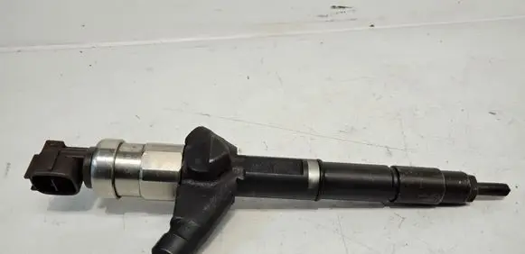 Nissan Primera Fuel injector 16600AU600 12C04161AU6