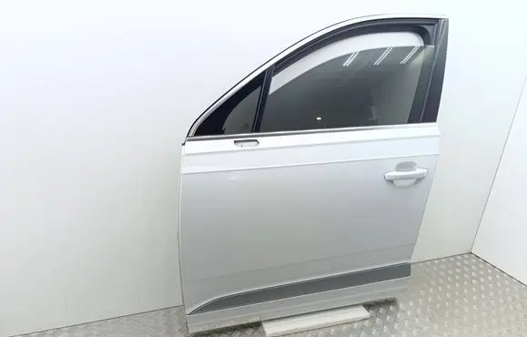 Audi Q7 4M Front door