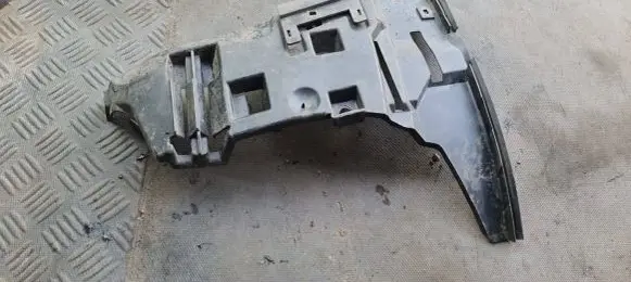 Volvo V70 Front bumper mounting bracket 09190304