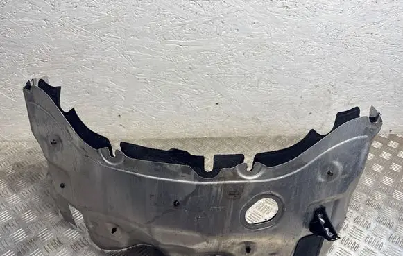 Mercedes-Benz C W204 Heat shield in engine bay A2046280555