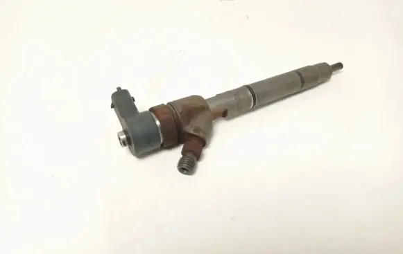 KIA Sportage Fuel injector 338002A800