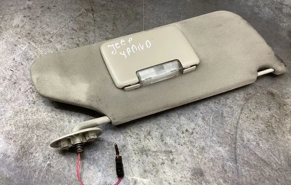 Jeep Grand Cherokee (WK) Sun visor