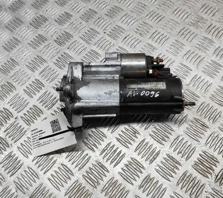 Audi A4 S4 B7 8E 8H Starter motor 06D911023A