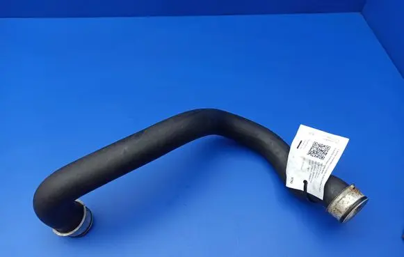 Mercedes-Benz E W212 Engine coolant pipe/hose A2045012982