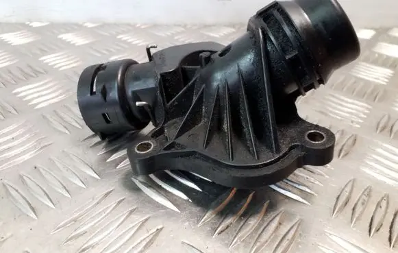BMW 3 E46 Thermostat housing 