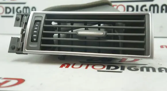Audi A6 S6 C6 4F Dashboard side air vent grill/cover trim 4F1820902