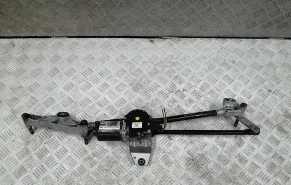 Mercedes-Benz A W176 Front wiper linkage and motor A1769061900 W000027119 819000271197