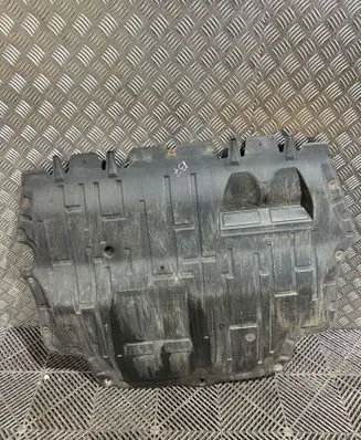 Volkswagen PASSAT B7 Engine splash shield/under tray 3C0825237H