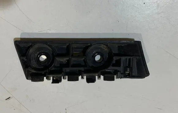 Ford Mustang VI Front bumper mounting bracket FR3B17D958AE