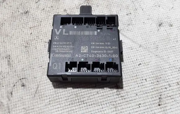 Mercedes-Benz CLA C117 X117 W117 Door control unit/module A1669005411