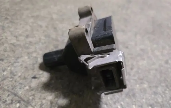 BMW 7 E38 High voltage ignition coil 1703359