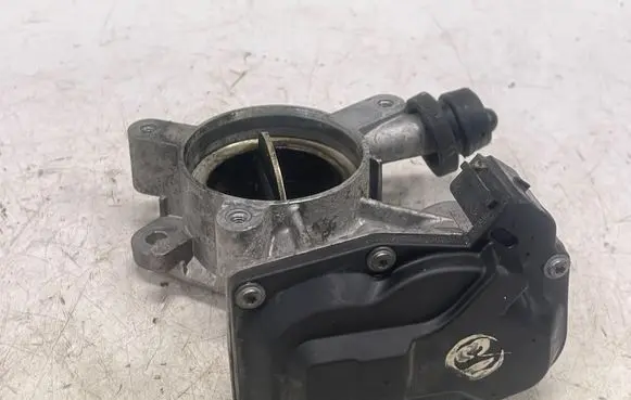 Opel Insignia A Throttle valve 50569200