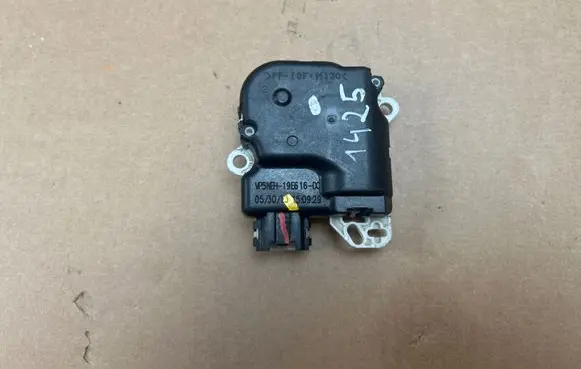 Nissan Navara D40 Intake manifold valve actuator/motor VP5NEH19E616