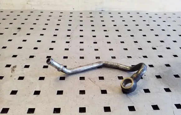 Engine coolant pipe/hose