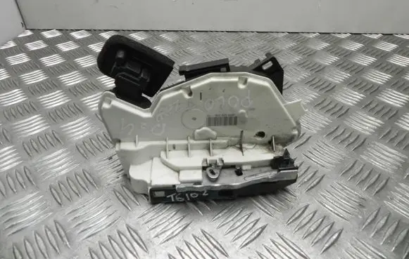 Loading door lock