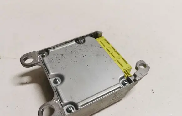Lexus RX 450H Airbag control unit/module 8917048610