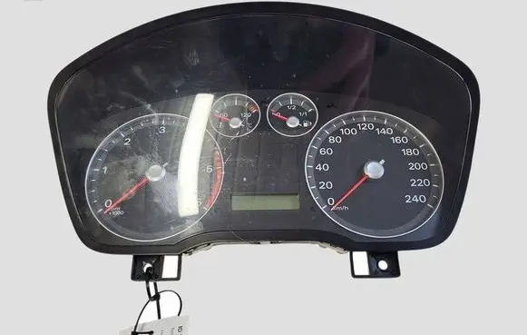 Ford Focus Speedometer (instrument cluster) 3M5F10A855A1 AU6620A 4M5T10849GM