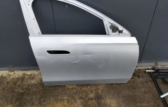 Mercedes-Benz E W214 Front door