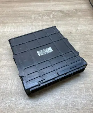 Mitsubishi Galant Engine control unit/module ECU MR578505 E6T96479