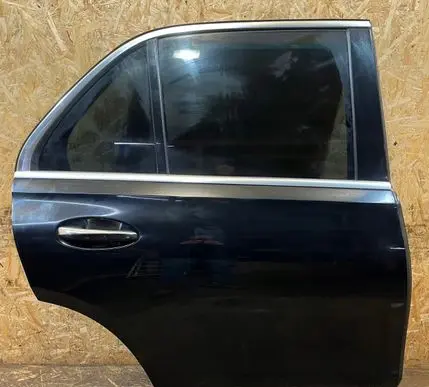 Mercedes-Benz GLE W167 Rear door D449