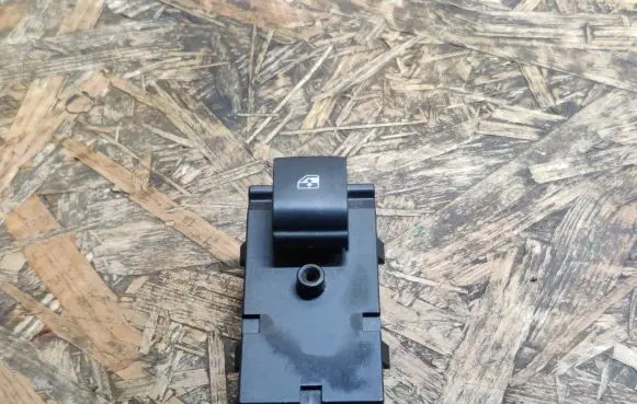 Opel Astra J Electric window control switch 13301888