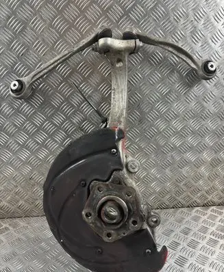 Audi Q7 4M Front wheel hub 4M0407241J