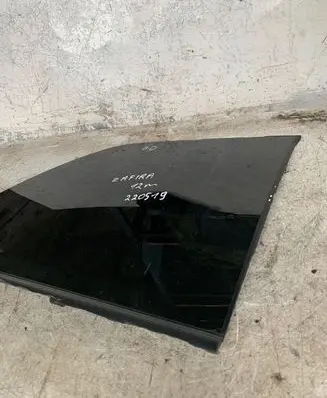 Opel Zafira B Rear side window