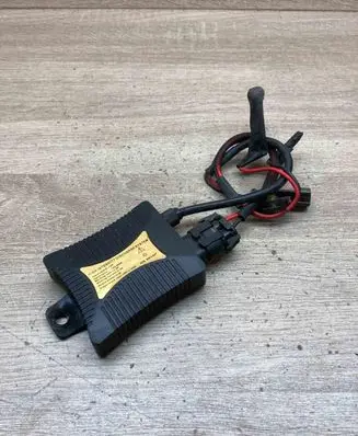 Nissan Almera Tino Voltage converter/converter module HidBallast